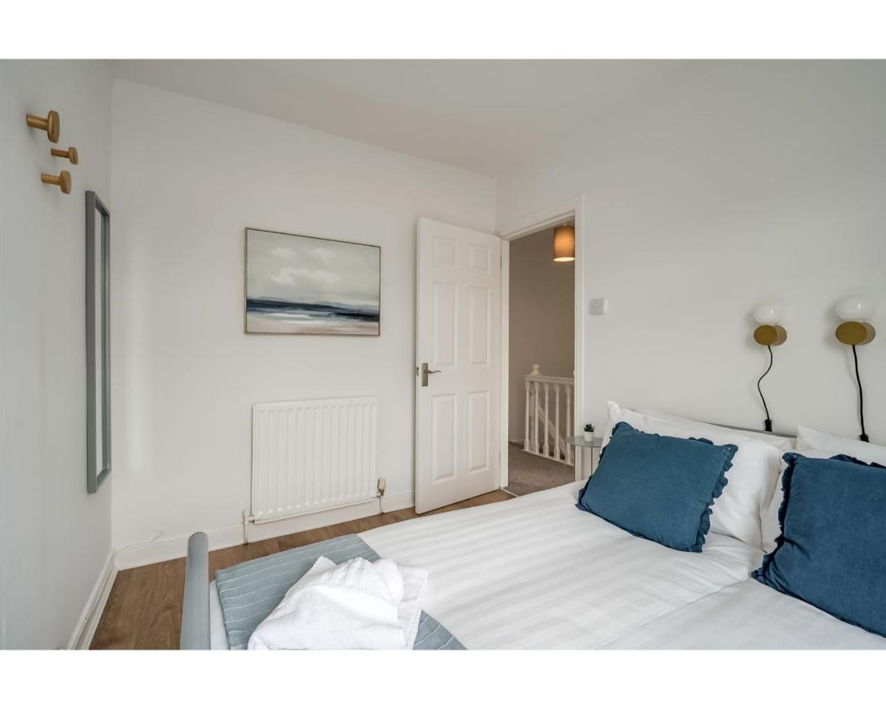 Central Belfast Apartments Belfast Work-Rest-Play R&R Номер фото