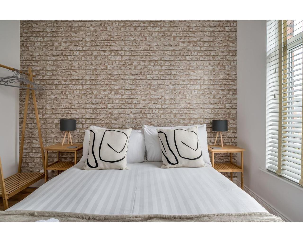 Central Belfast Apartments Belfast Work-Rest-Play R&R Номер фото